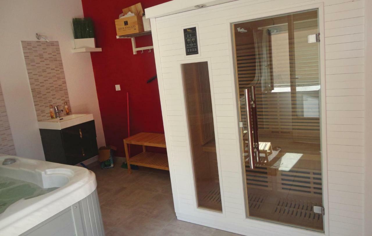 2 Bedroom Amazing Home In ナルボンヌ エクステリア 写真