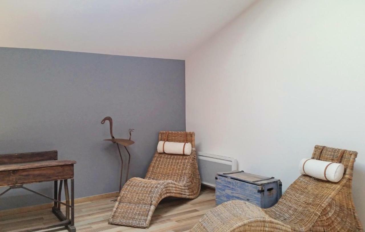 2 Bedroom Amazing Home In ナルボンヌ エクステリア 写真